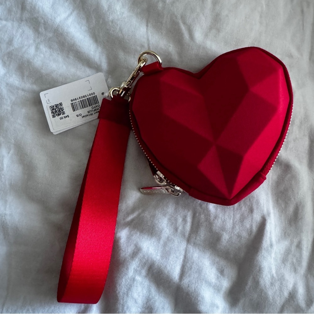 🆕❤️ Lululemon Heart Wristlet - Oxford Red - Picture 8 of 8